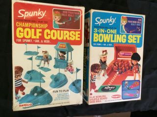 1967 Remco Spunky Heidi & Jan Pocketbook Doll Golf Course Playset