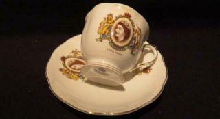 Queen Elizabeth Ii Lovely Royal Albert Coronation Tea Cup & Saucer 61