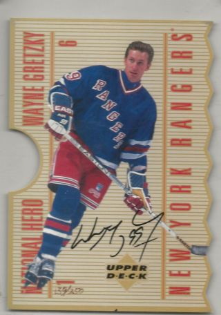 Rare Wayne Gretzky 1996 Uda National Hero Auto.  Oversized Card 139/250 W/cert