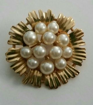 Vintage Rare Crown Trifari Gold Tone Pearl Cluster Flower Figural Brooch/pin