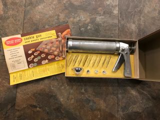 Vintage Wear Ever Trigger Quick Cookie Gun and Pastry Decorator Model 3365 2