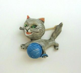 Rare Vintage Signed Har Kitty Cat W Ball Of Yarn Rhinestone Brooch Pin