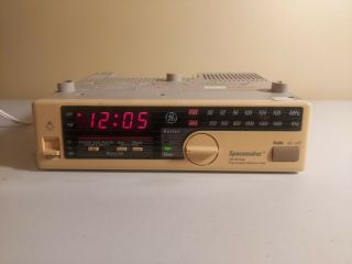 Vintage General Electric Spacemaker 7 - 4230a Clock Radio And Light