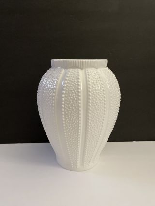 Rare Tiffany & Co White Porcelain Sea Urchin Vase Made In Ireland 8.  75”