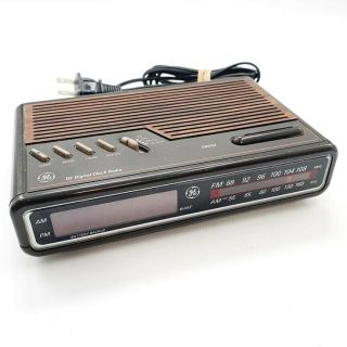 Vintage Ge Digital Alarm Clock Radio Am/fm Woodgrain Model 7 - 4612b Red Led 1980s