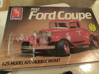 Amt 6578 1/25 Model Kit 1932 Ford Coupe Molded In Tan Color Open Box Parts Bag