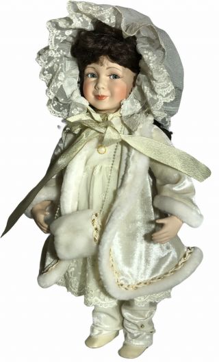 Court Of Dolls Porcelain Doll By Jenny Rare Detailed Clothes (early 238/3000)