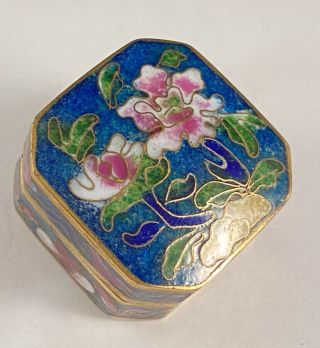 Antique 19thc Chinese Cloisonné Multi Color Enamel Floral Pill Hinged Box