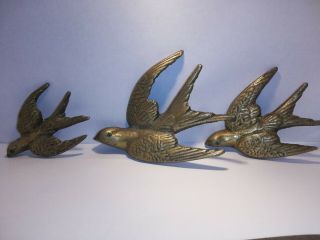 Set Of 3 Vintage Brass Wall Hanging Flying Swallows/birds With Green Glass Eyes