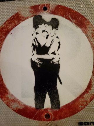 Banksy spray stencil Kissing Coppers Street Sign Painting Rare 2004 2
