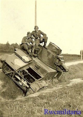 Rare Germans W/ Abandoned British Bef Vickers Mk.  Vi Panzer Tank,  France
