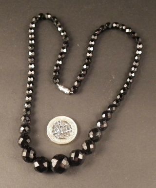 Lovely Antique Whitby Jet Faceted Graduated Bead Necklace - 50cm Long - 34.  3g