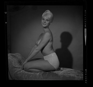 1960 Bunny Yeager Pinup Camera Negative Pretty Bottled Blonde Pin - up Cheesecake 2