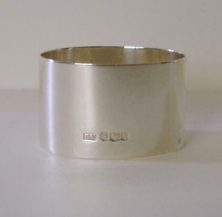 A Heavy Sterling Silver Napkin Ring With No Engravings Sheffield 1933 31 Grams