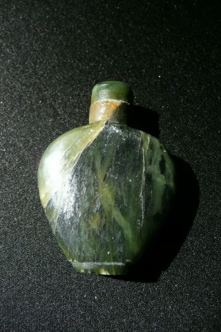 Vintage 2.  5 " Green Jade Stone Chinese Snuff Bottle