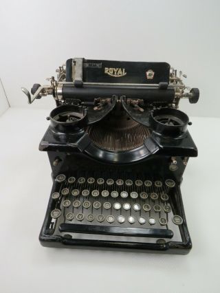 046 - Royal Model 10 Typewriter With Beveled Glass Sides X - 669821