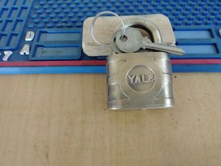 Antique/vintage Yale 851 All Brass Padlock W/keys 165015