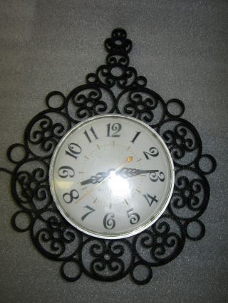 Rare Vintage G.  E.  General Electric Hollywood Regency Scroll Design Wall Clock