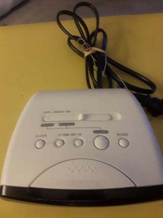 Vintage Sony Dream Machine Alarm Clock Am/fm Radio Retro White