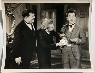 Rare Photo - Harry Blackstone Doing Card Trick For Laurel & Hardy