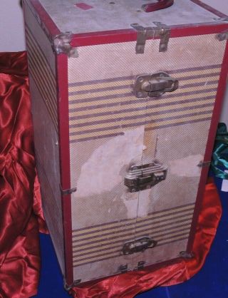 Vintage Doll Steamer Trunk With Clothes And 2 Dolls 19 X 10.  5
