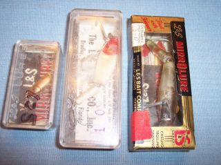 3 Vtg Old L&s Fishing Lures Box Insert Mirrolure Mmg Oom 15ms Bass Perch Trout