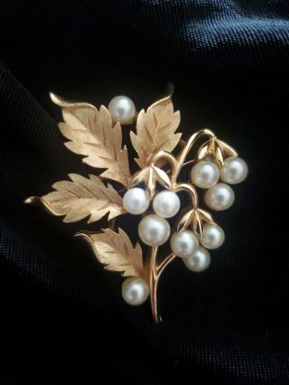 Vintage Crown Trifari Brushed Gold Tone Faux Pearls Leaf Brooch - Rare