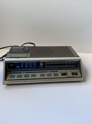 Vintage Ge General Electric Fm/am Dual Alarm Digital Clock Radio Loud 7 - 4663a