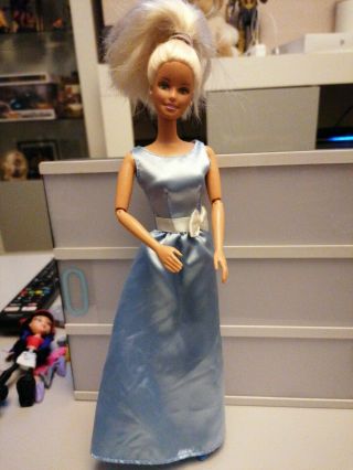 Barbie Doll 1998 Moving Arms In Blue Ball Gown Dress 1998