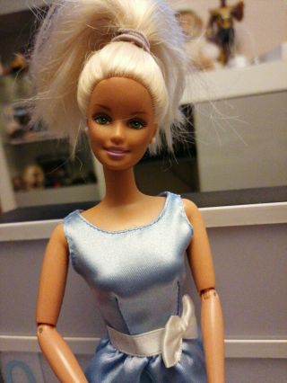 Barbie Doll 1998 Moving Arms In Blue Ball Gown Dress 1998 2