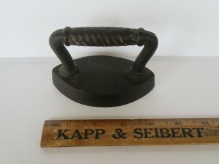 Vintage / Antique Miniature Cast Iron Sad Iron