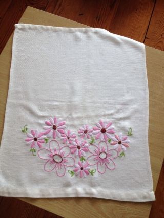 Pretty Vintage Floral Table Mats/x2 Retro/shabby Chic/pink/linen?/embroidered
