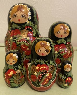 Vintage Wood Russian Matryoshka 5 Pc Nesting Dolls Hand Painted Gift Decor Red