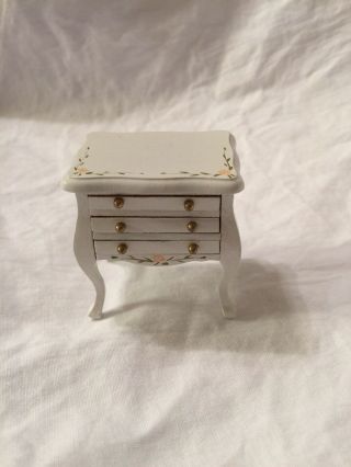 Miniature Dollhouse 1:12 White Night Stand/table