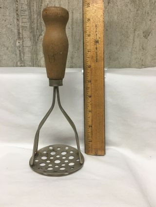 Vintage ROUND Disc POTATO MASHER With Holes - Wooden Handle Rare 2