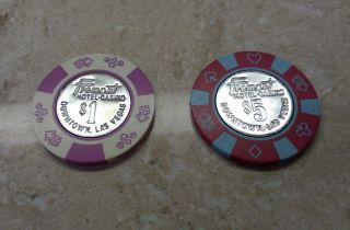 Vintage Freemont Hotel $5.  00 & $1.  00 Casino Chip Token Las Vegas Nv.  Great,  Rare
