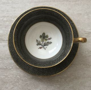 Wedgwood ELAINE Rare Tea Cup & Saucer Set Bone China Gold Trim 2