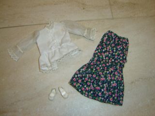 1981 Vintage Sindy Doll Fine And Fancy Boutique Outfit 44083 Blouse Skirt Shoes