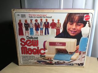 1975 Vintage Mattel Deluxe Sew Magic Toy Sewing Machine With Mannequin / Fabric