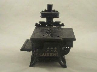 Antique Miniature Cast Iron Queen Stove Salesman Sample/toy
