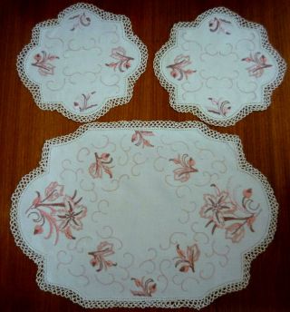 Lovely Embroidered Doilies 3 Piece Set Flowers 2 Sml 21.  5 Cm 1 X 42 Cm X 29 Cm
