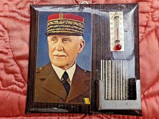 Rare - Ancien Glacoïde - Thermomètre - éphéméride - Portrait Du Maréchal Pétain - Guerre