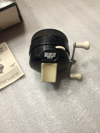 Vintage Black /White Zebco 202 Spincast Fishing Reel Papers USA ZEE BEE 2