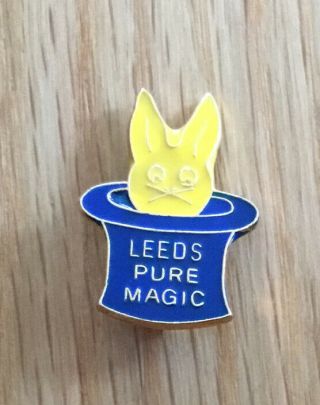 Rare Vintage Leeds United Pure Magic F.  C Badge