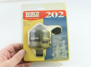 Vintage Spincast Reel Zebco 202 Made In Usa In Package - M51