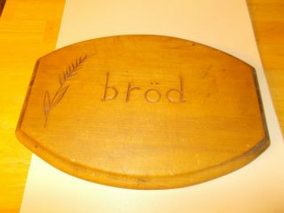 Late 1800s Early 1900s Oblong Cutting Board With Brod (bread) And Wheat Shaft