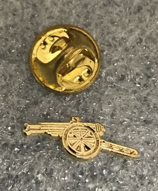 Arsenal Supporter Enamel Badge Very Rare - Smart Discreet Tiny Gold Gun Cannon