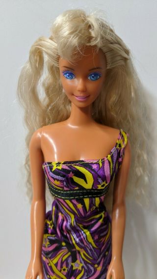 Mattel Barbie Doll with Dress and Shoes Vintage 1990s 2