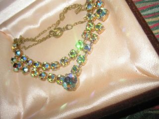 Lovely vintage goldtone green blue aurora borealis glass necklace 2