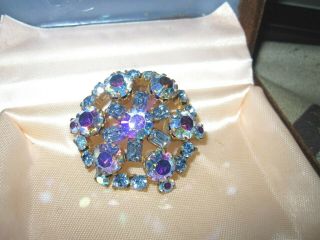 Lovely Vintage Deco Goldtone Blue Aurora Borealis Glass Brooch